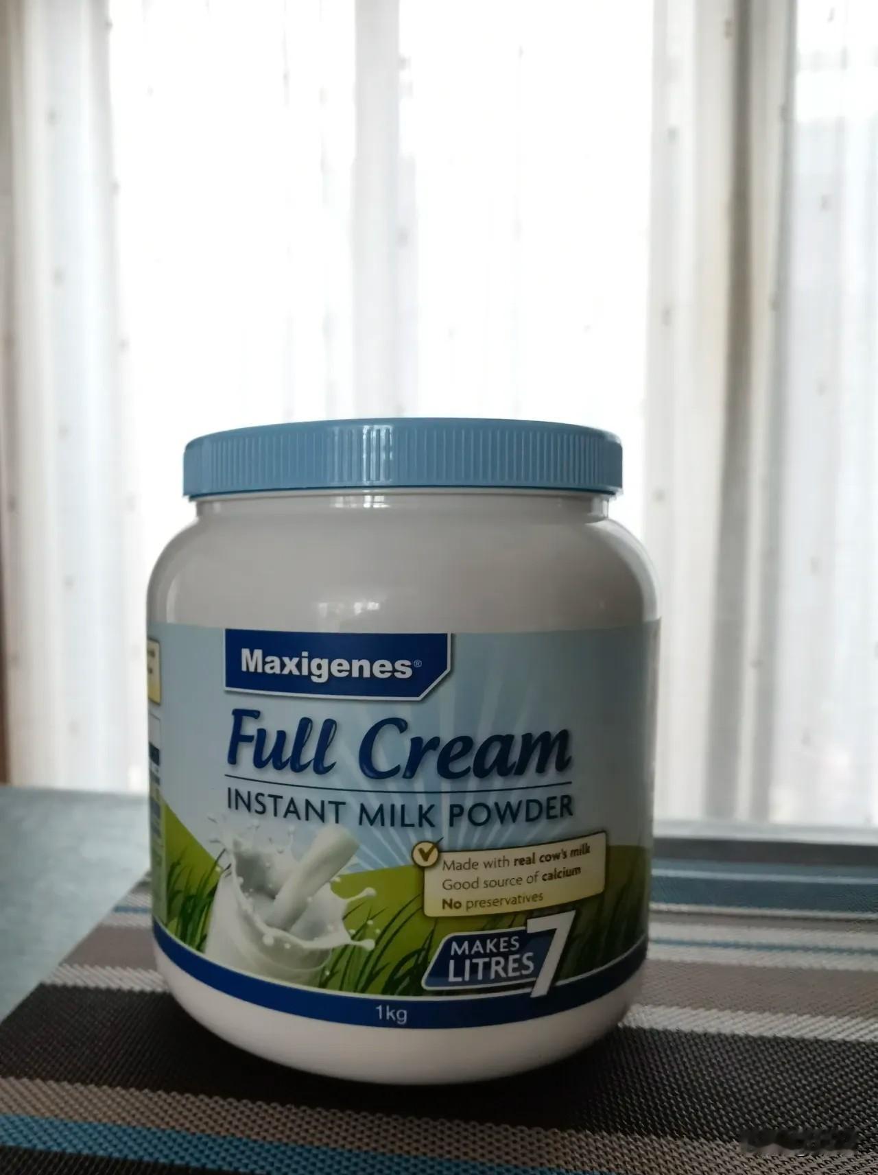 朋友说她家小孩吃的奶粉很不错，特意送了一罐篮胖子奶粉给我们家小宝。没想到打开一看