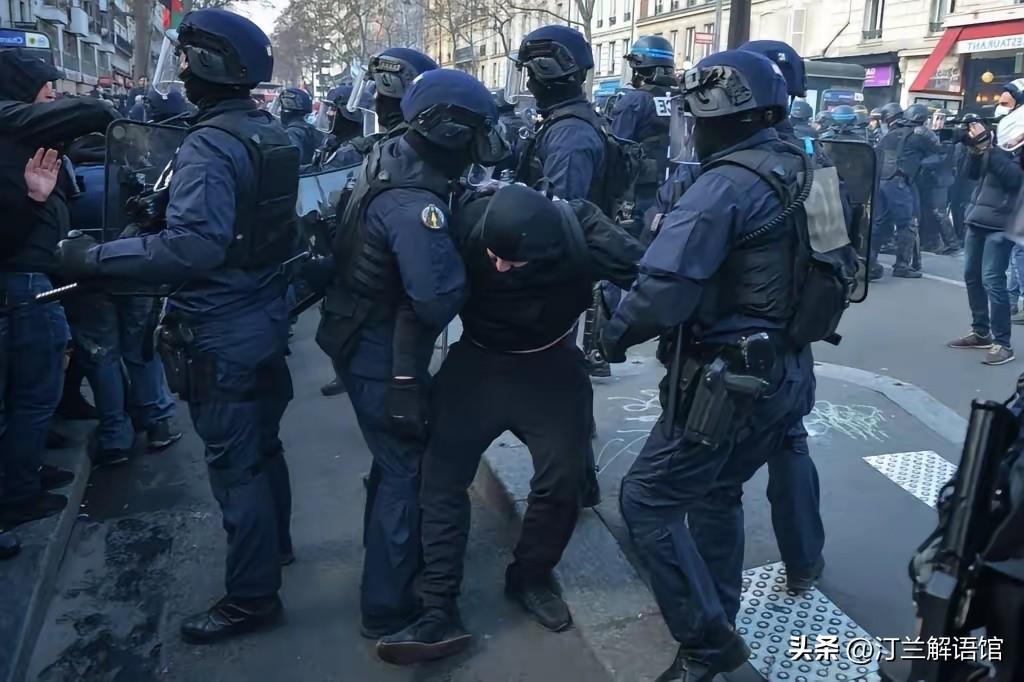 🔥突发！日本自卫官持刀强闯我驻日使馆，性质恶劣！外交部紧急发重磅提醒
3月24