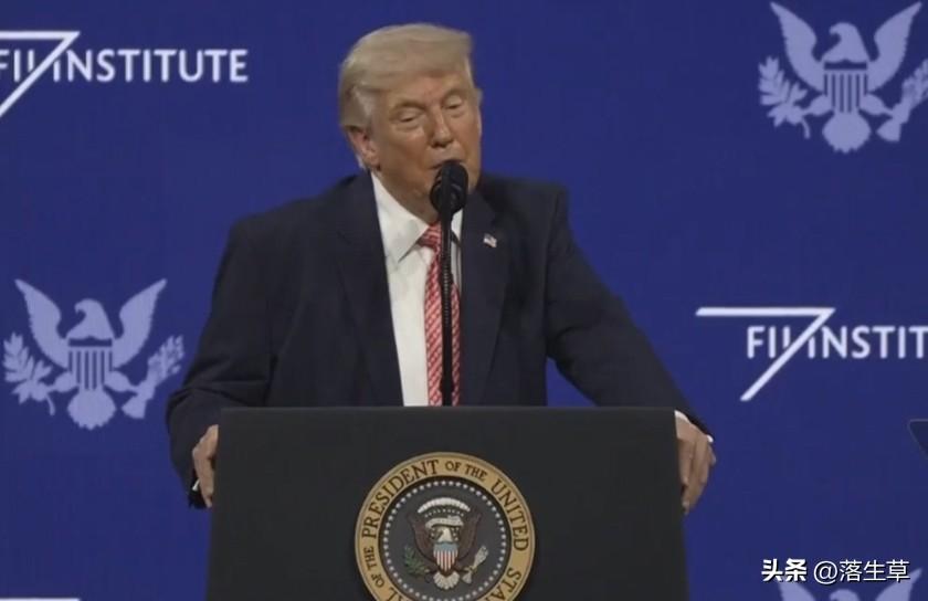 特朗普“宣布”，将退出北约！

美国总统特朗普再次抨击北约国家不进行“护航”：