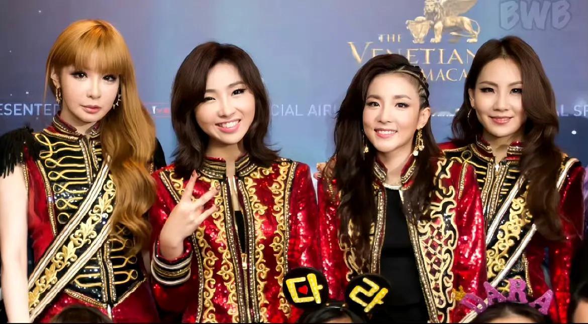 2NE1霸气回归，嗨翻乐界[机智]
2024 竟能听到 2NE1 的《I Don