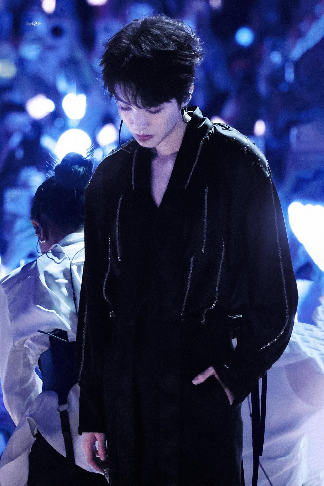 王俊凯半小时舞台播放量破千万王俊凯跨年晚会舞台播放量破千万王俊凯跨年晚会舞台半小