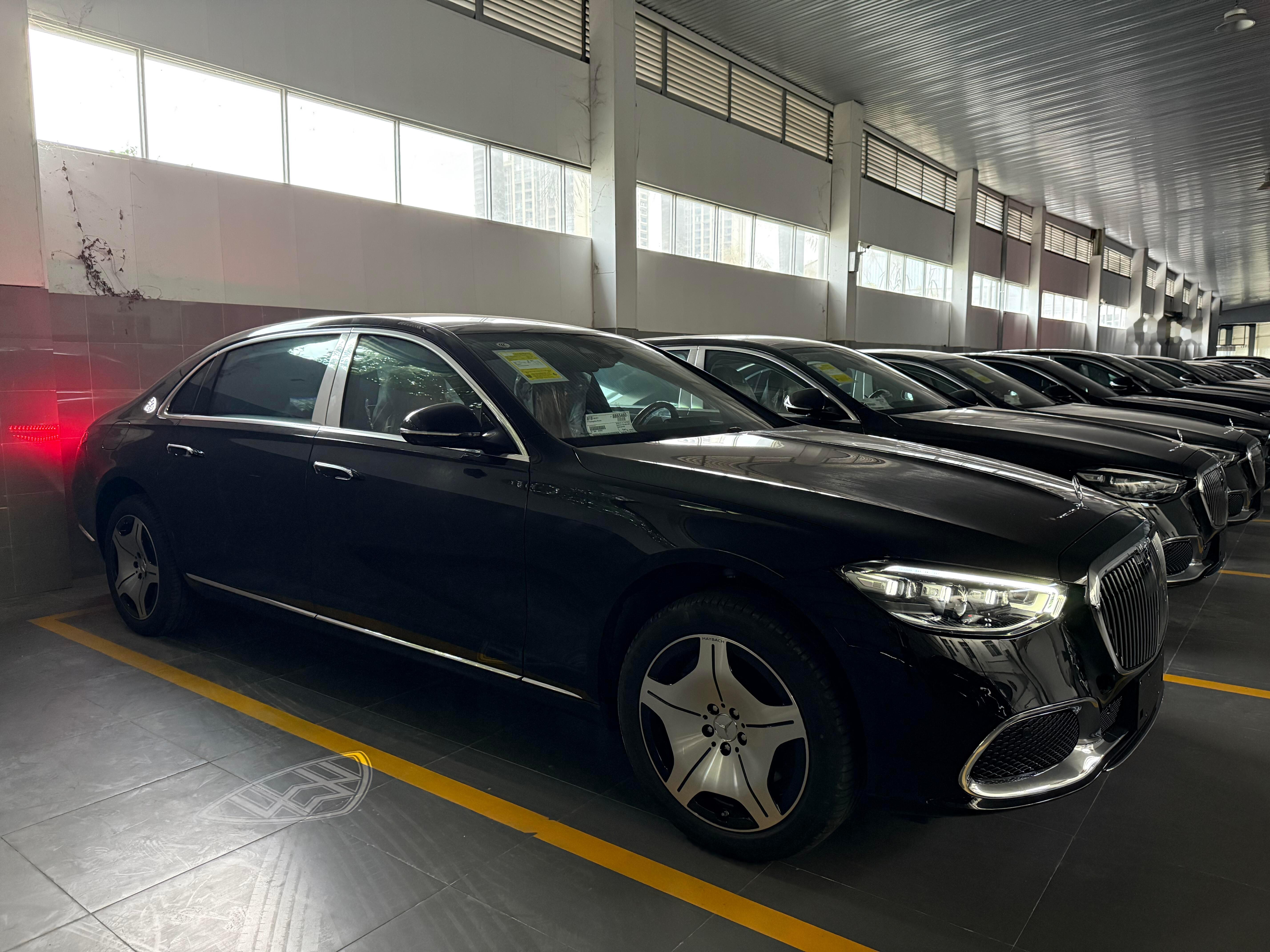 目前迈巴赫s480  806最新版本上北区空白区域的牌照  棕色内饰米色内饰都有