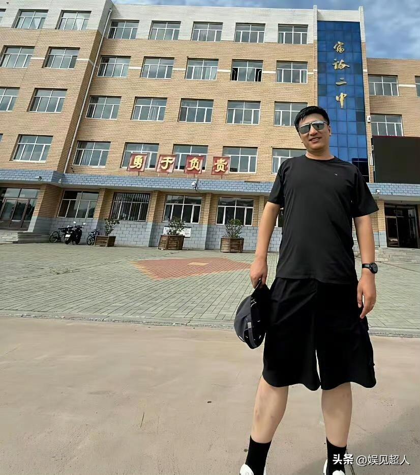 说起张雪峰，大家都熟悉他是考研指导名师，可很少有人知道，他能有如今的成就，离不开