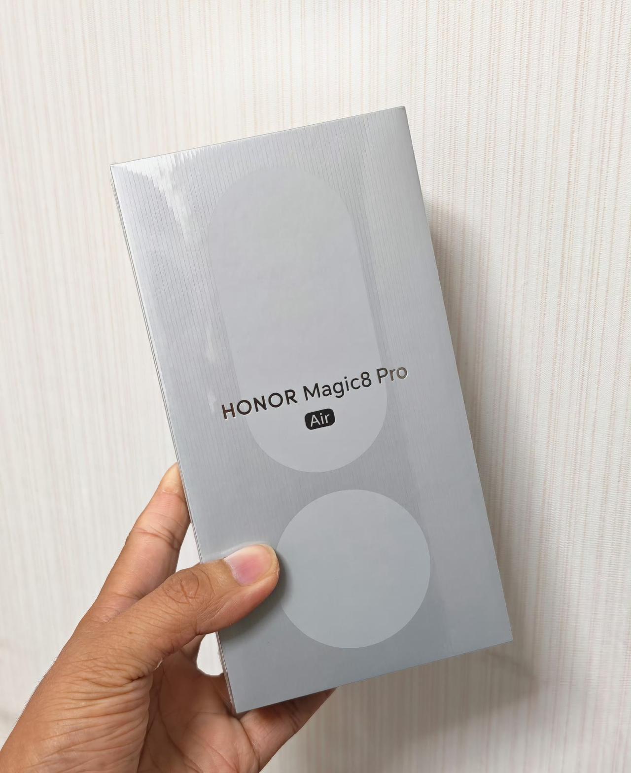 给媳妇拿了台荣耀Magic8 Pro air[爱慕]
512GB[作揖]
没有涨