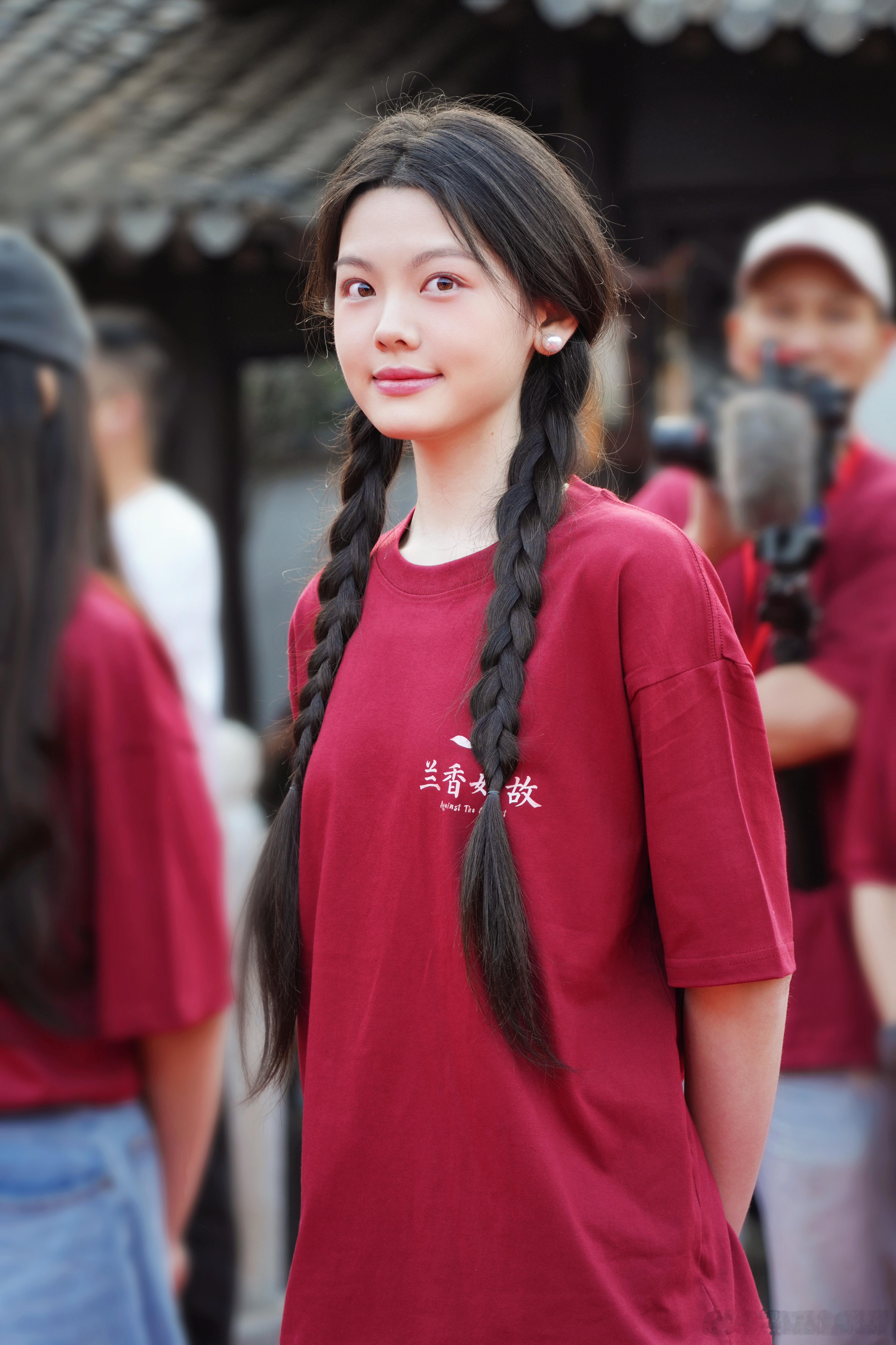 早晨6点的开机仪式，激动且开心[送花花]林绣芄加油！！兰香如故开机 ​​​