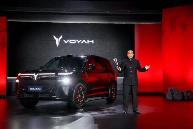 泰山 Ultra 旗舰 SUV 正式开启交付，黑武士版也同步上市，售价分别为 4