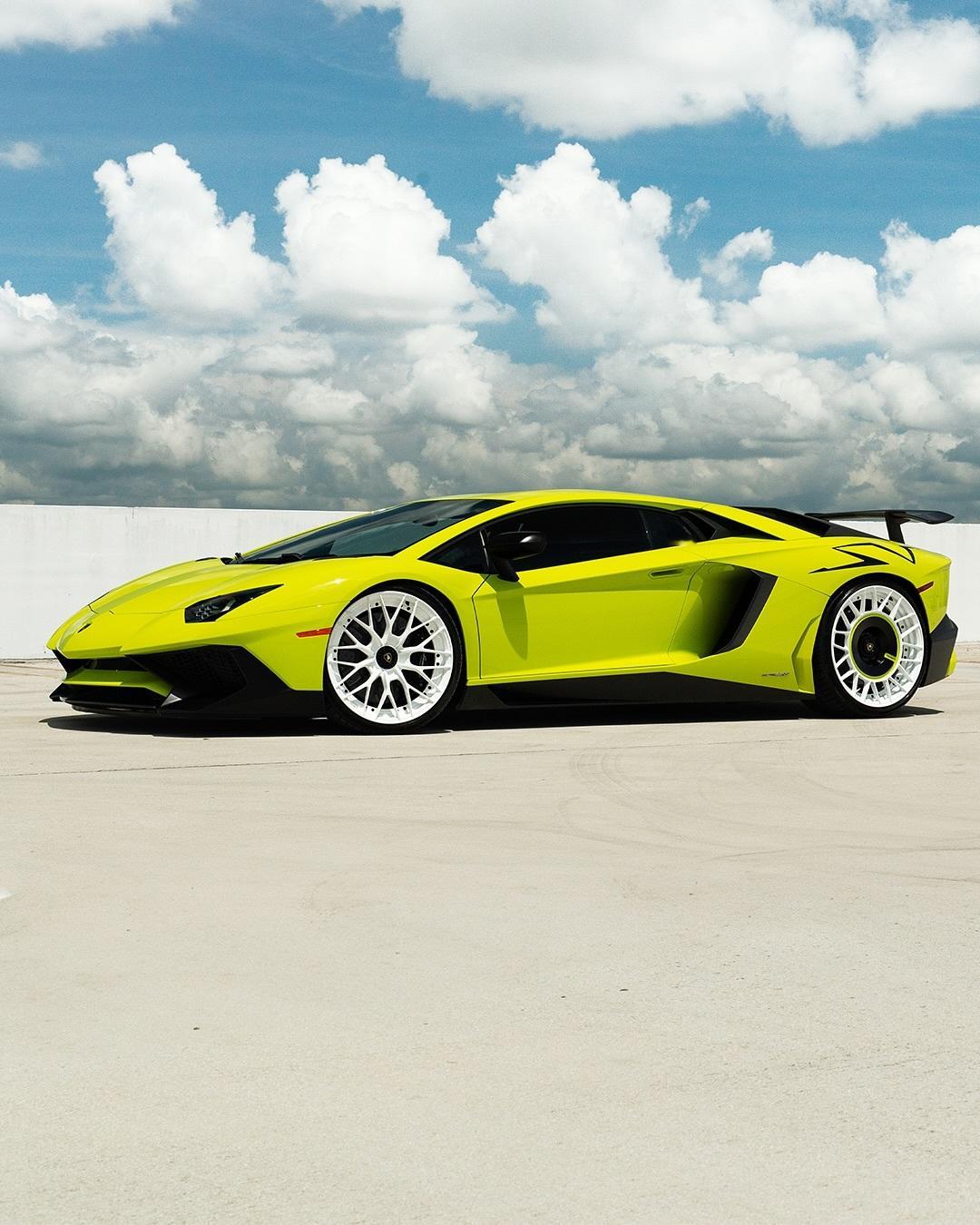 改车吧[超话] Lamborghini Aventador SV ​​​