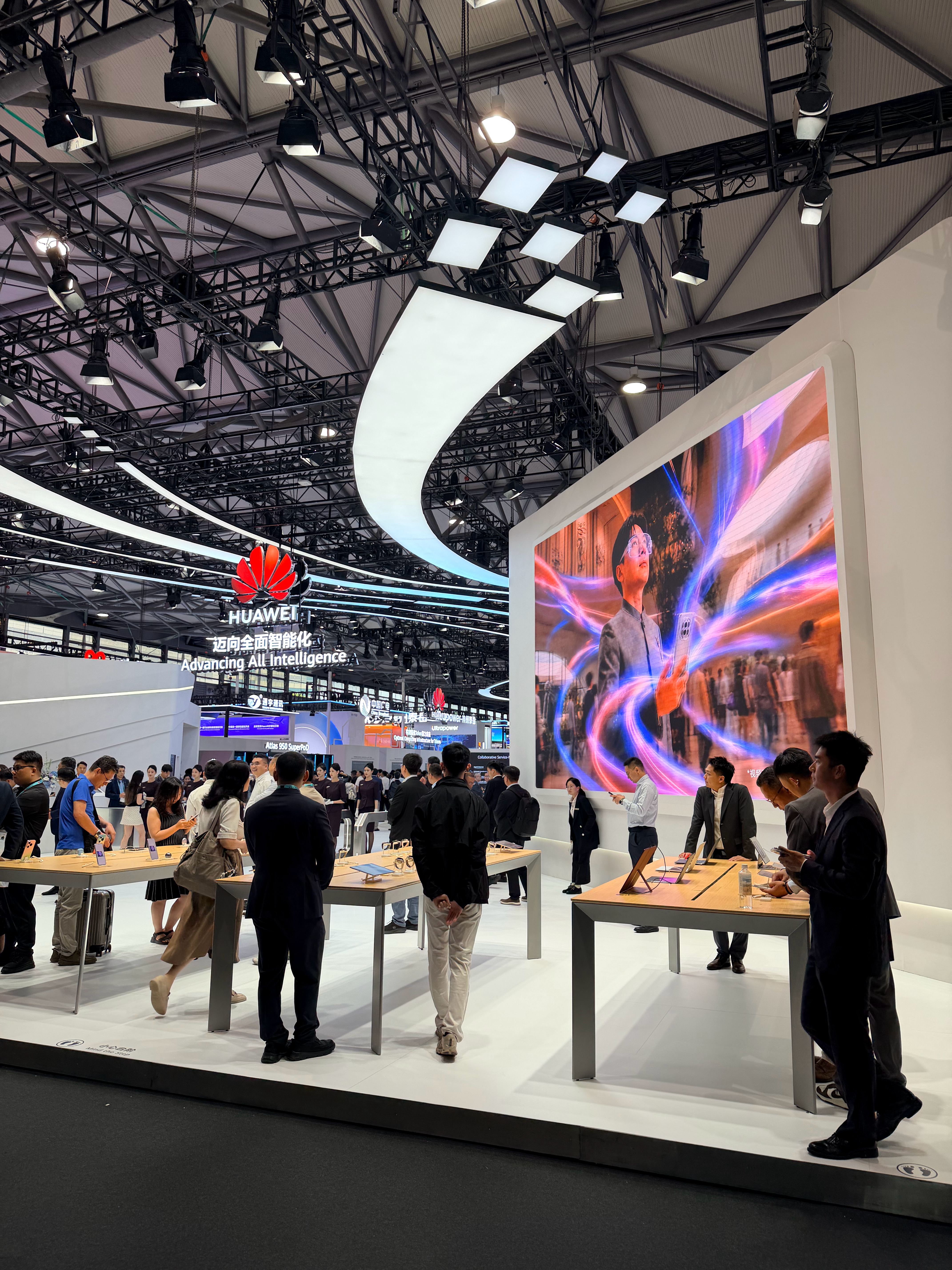 MWC上海的华为展馆是真的大 上海·上海新国际博览中心