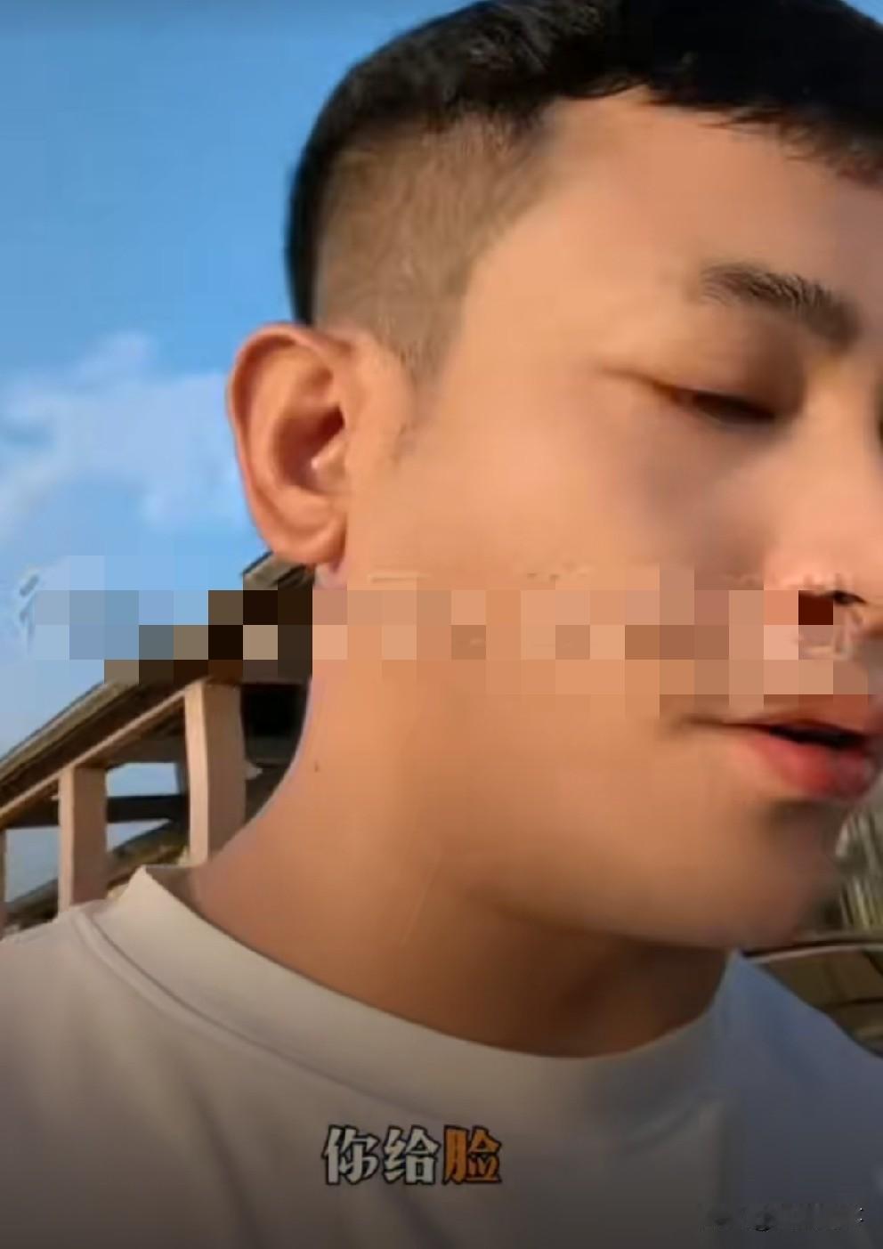 吴迪座驾车标被掰坏，“真凶”已找到！

            前天报道吴迪的座
