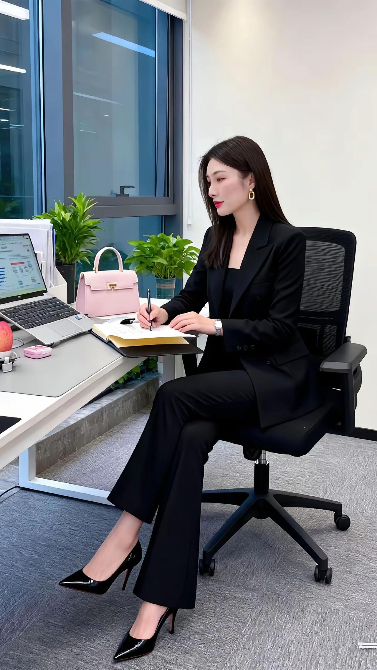 上联：记录；
下联：[作揖][作揖][作揖]。