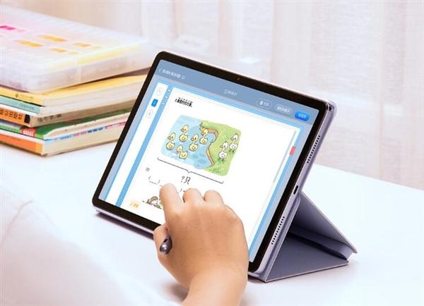 联想小新Pad 2024款要来了，目前得到的消息是：它将配备11英寸高刷大屏，提