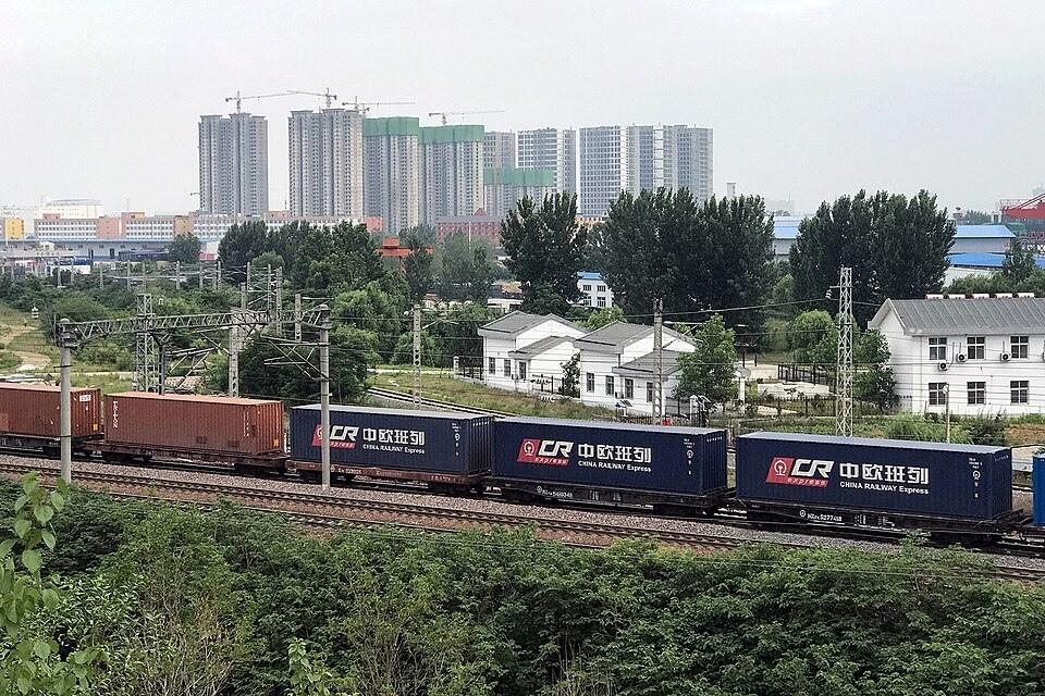 假如俄乌战争继续这样无休止地打下去，最后最先扛不住的未必是俄罗斯，更未必是乌克兰