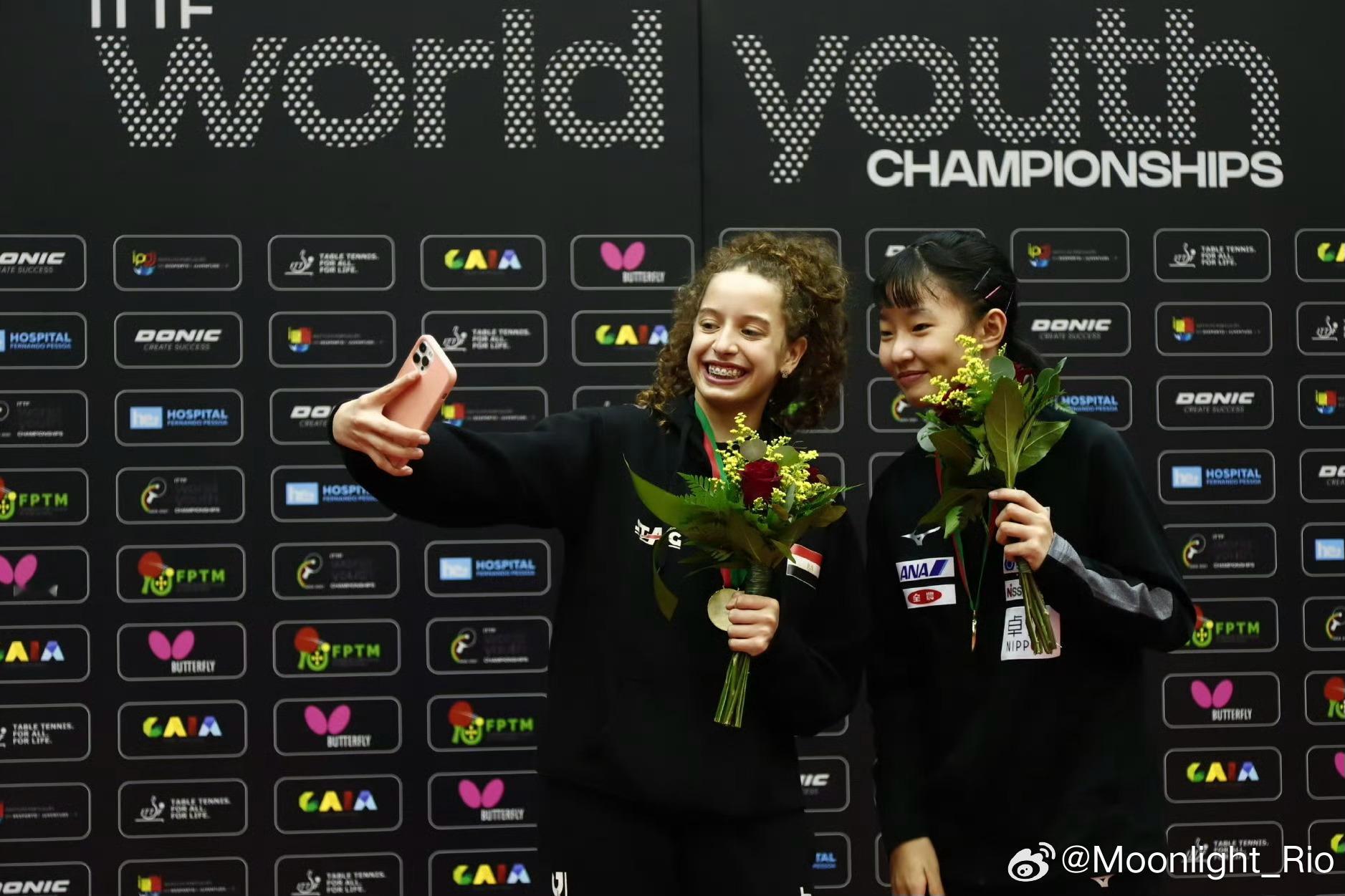 今天有小Miwa🆚小Hana一起在世青赛女双冠军过 