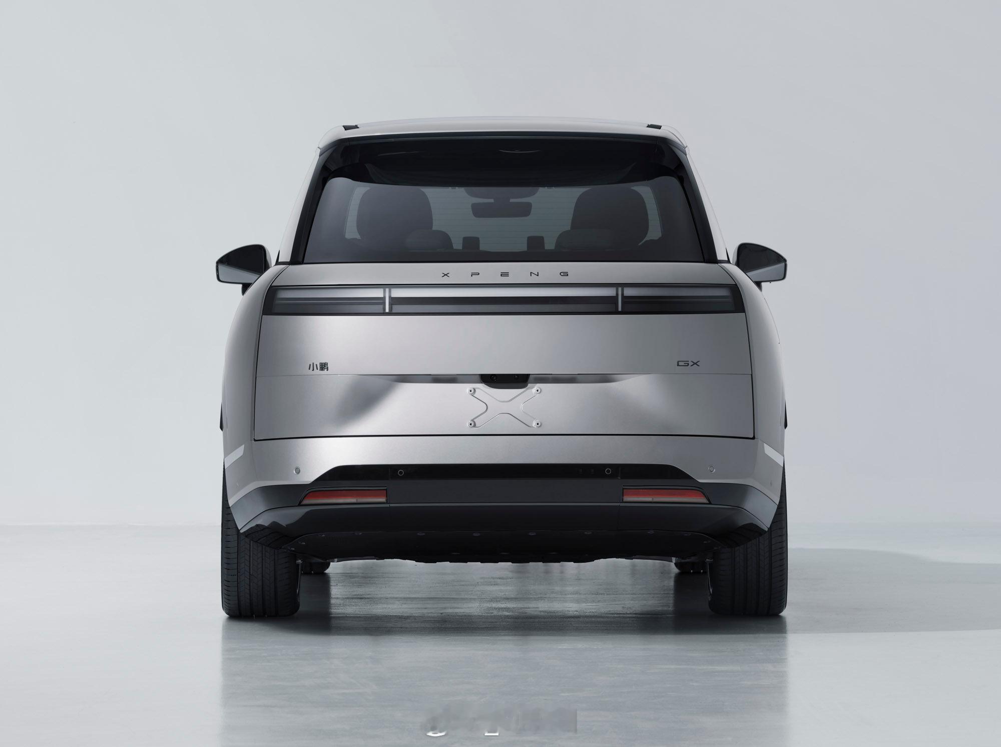 小鹏GX申报图 图1至图3为插电式增程混合动力版，图4至图6为纯电动版，车身尺寸