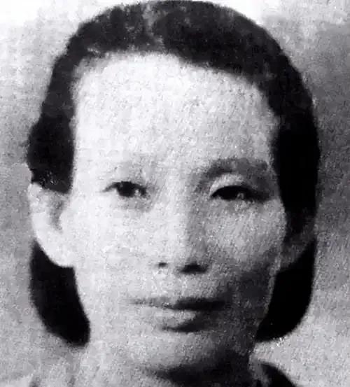 1949年毛主席接见妇女代表，见到一人当场动容
 
1949年毛主席接见妇女代表