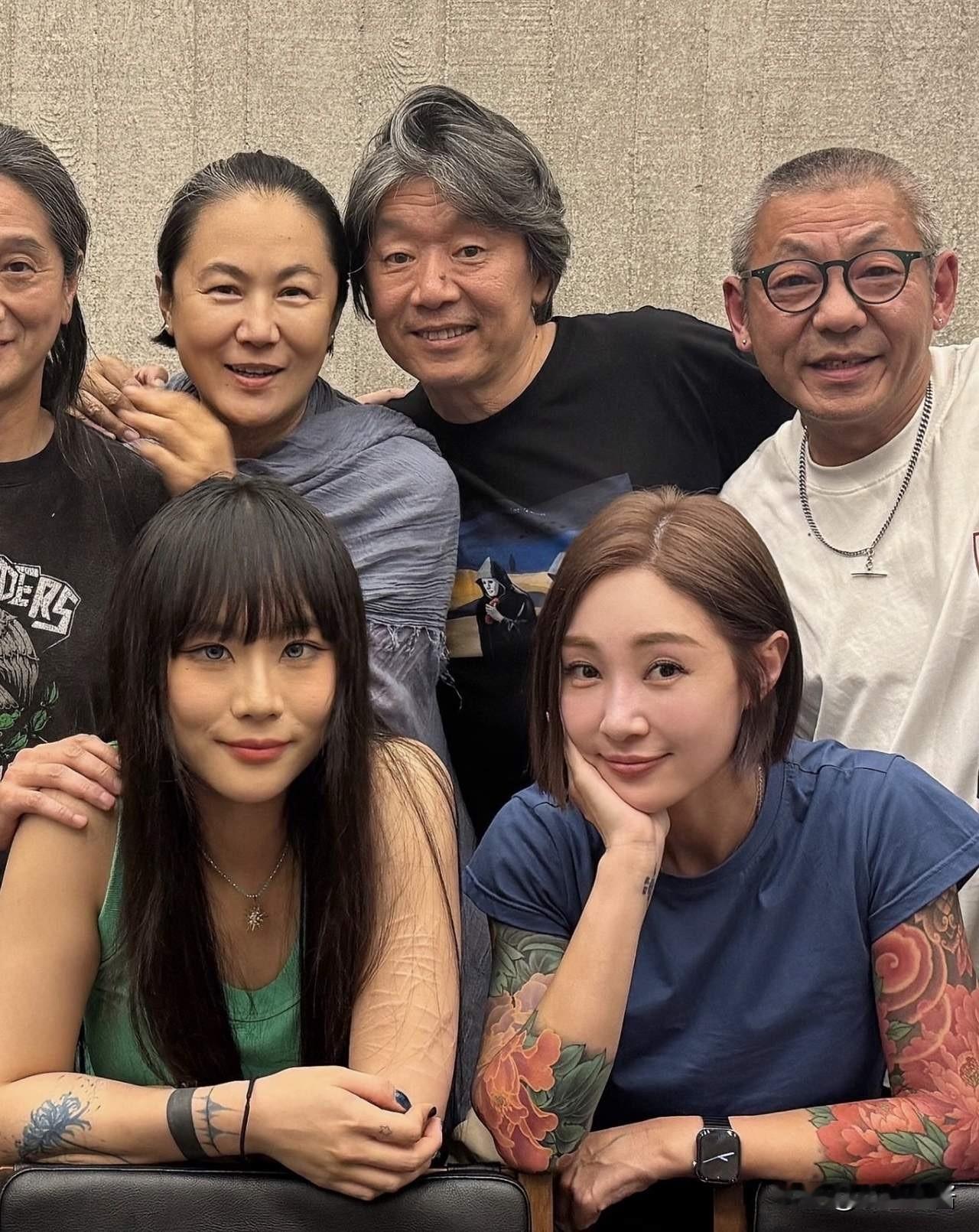 窦唯前妻，引发热议。

8月26日，57岁的高原，冲上热搜，这一次，不是因为前夫