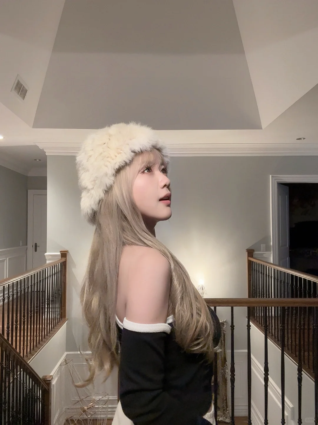 韩女拍照 毛毛帽子快给我买
