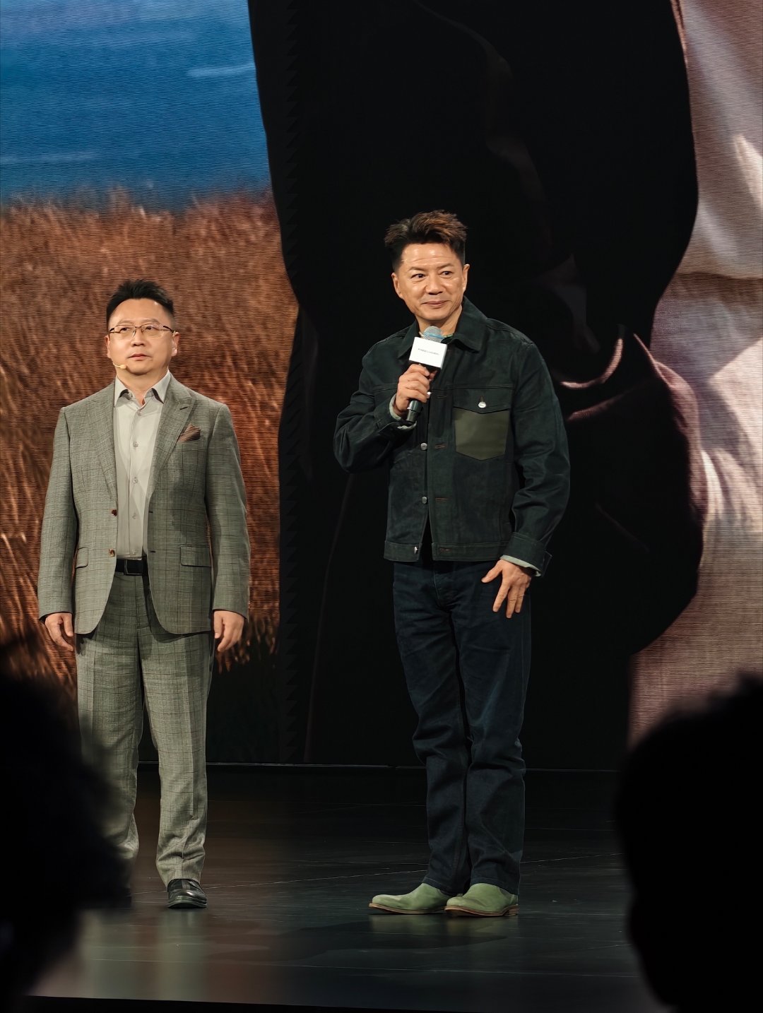 老段这个死鬼秒变“团长”现场整活​段奕宏奇瑞捷豹路虎神行者8盛大上市 ​​​