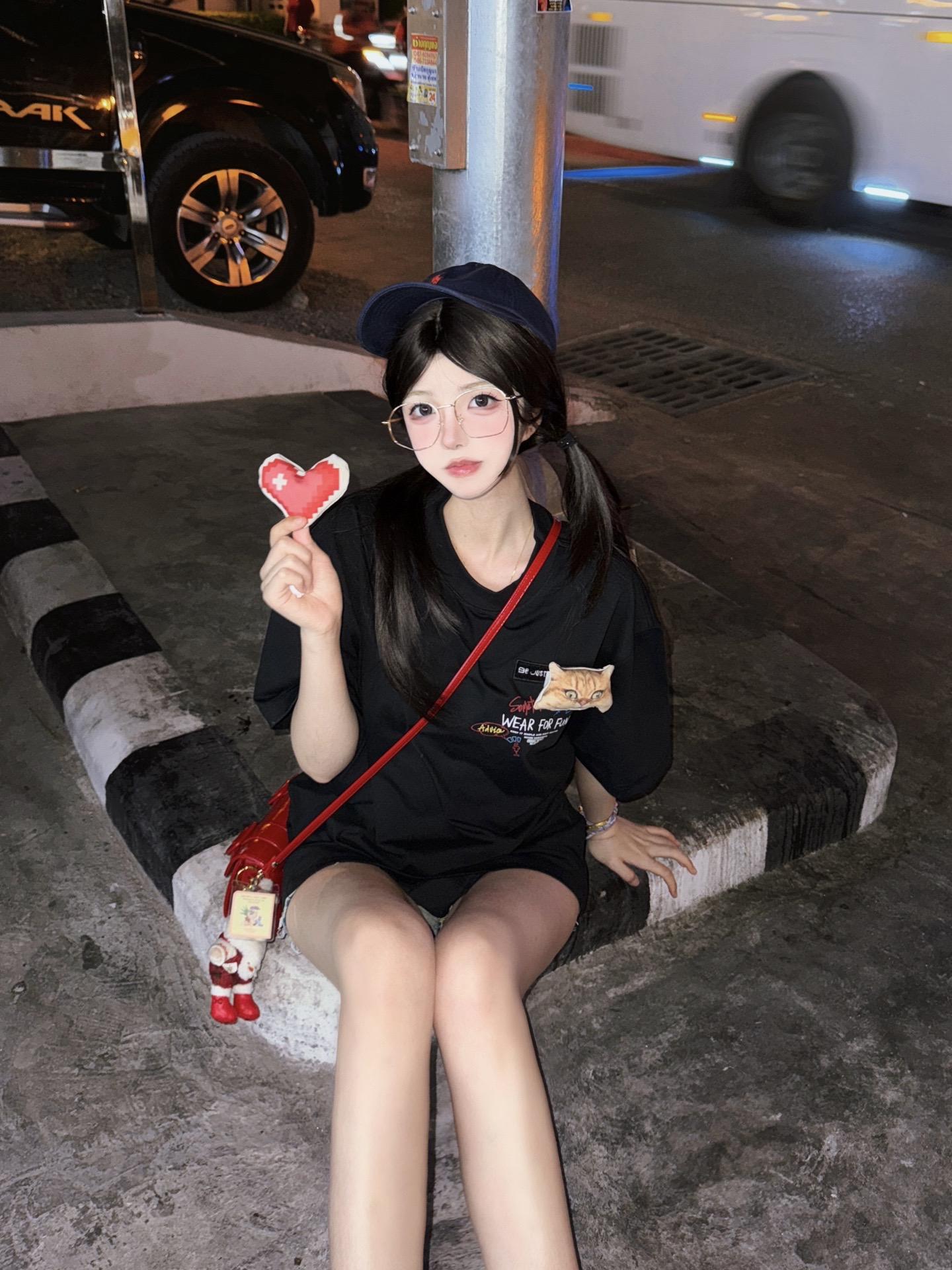 你不是因为喜欢我才来喜欢我的，是我吸引了你你才会喜欢我。 没有无条件的...