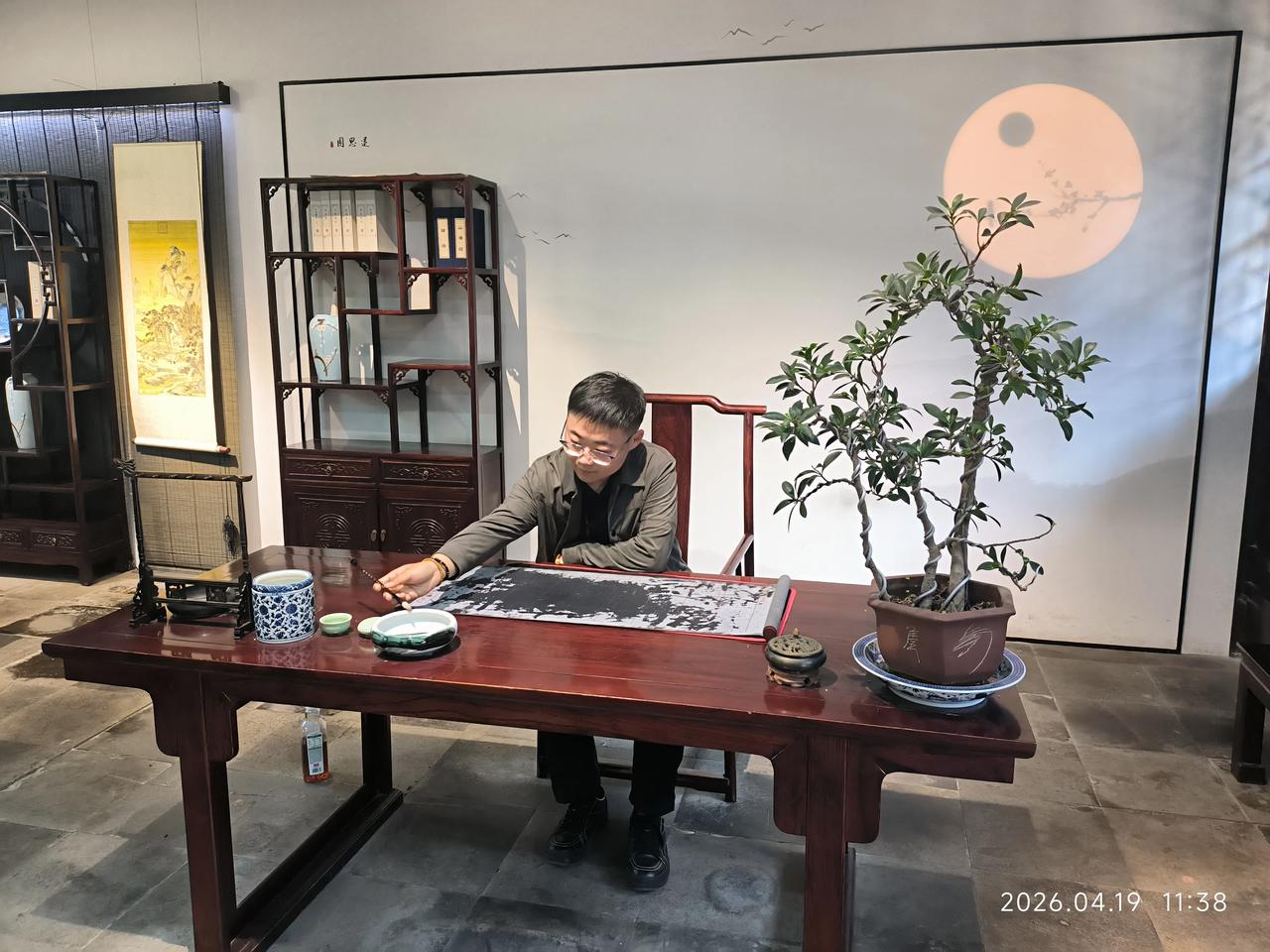 百姓舞台一今日头条。自从有了今日头条平台，人们的眼界更开阔，视野更广，全民参与其