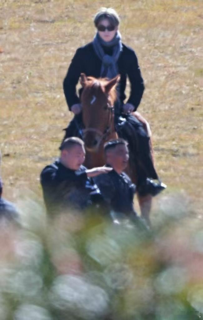 刘耀文人高马大具象化迫不及待想见我们小裴将军了 刘耀文人高马大具象化，迫不及待想