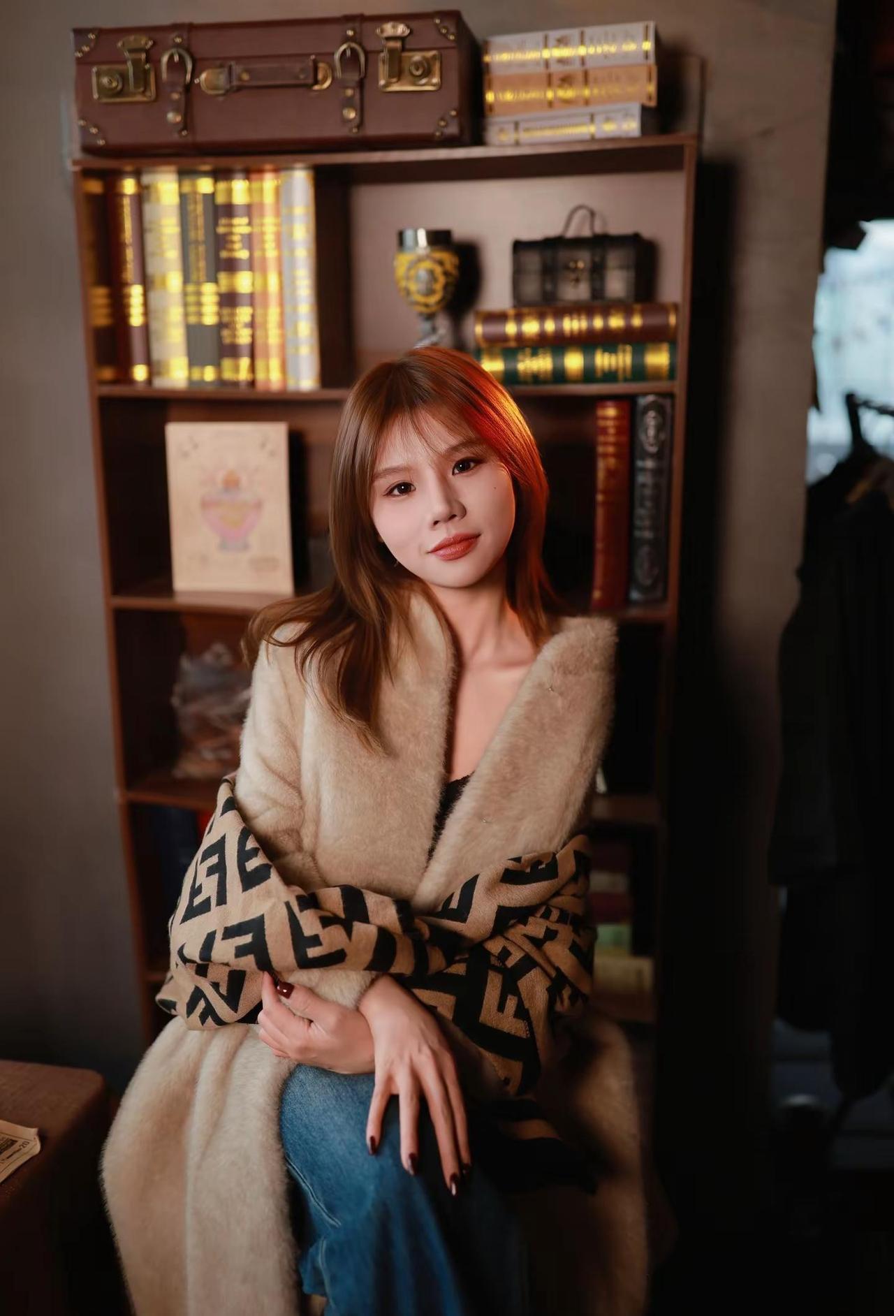 我可以去法国排队吗名模坤 打卡一个新look 胶片定格