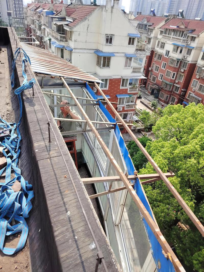 昆明网民向市委书记咨询昆明市修缮雨棚是否需要办理相关手续❓

2月8日昆明网民通