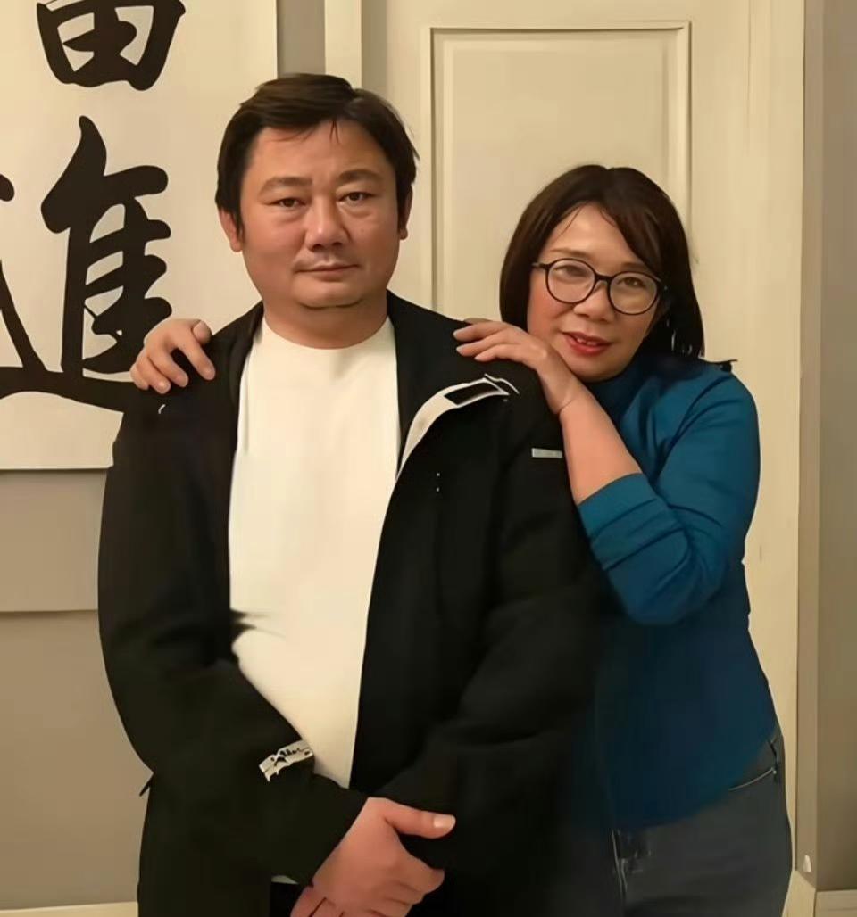 张雪：妈，我说过多少遍，别再让人拿你当流量入口拍视频。

妈妈：他们就说聊聊天，