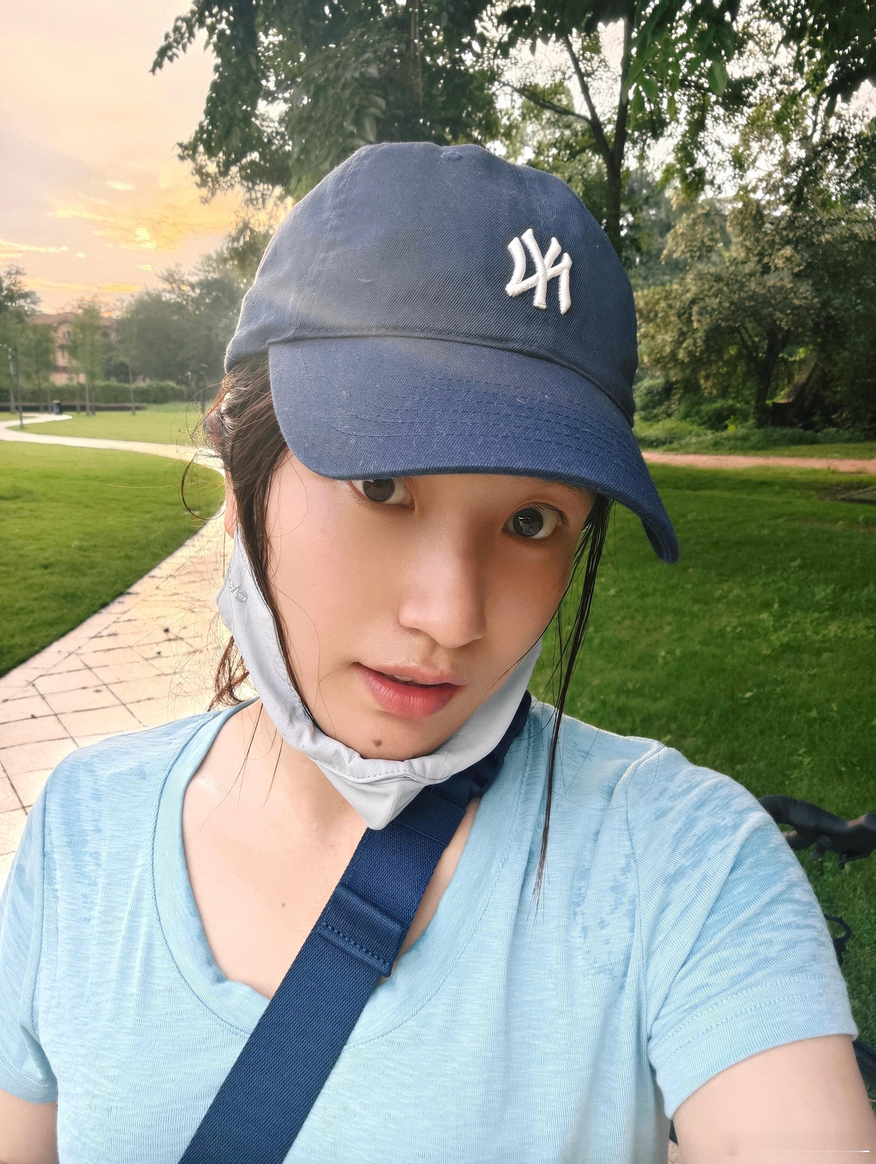 晚风+骑行，解锁腰椎友好运动~腰舒服了，就是屁股有点小抗议哈哈哈哈 