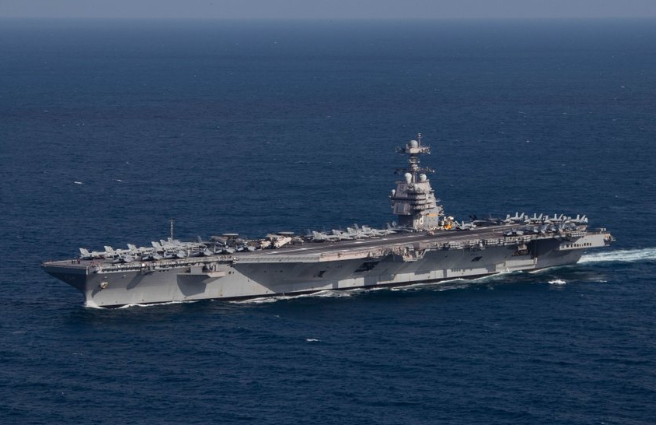 福特号航母起火没那么简单，大批舰艇已紧急前往支援，给中方提了个醒！美国海军中央司