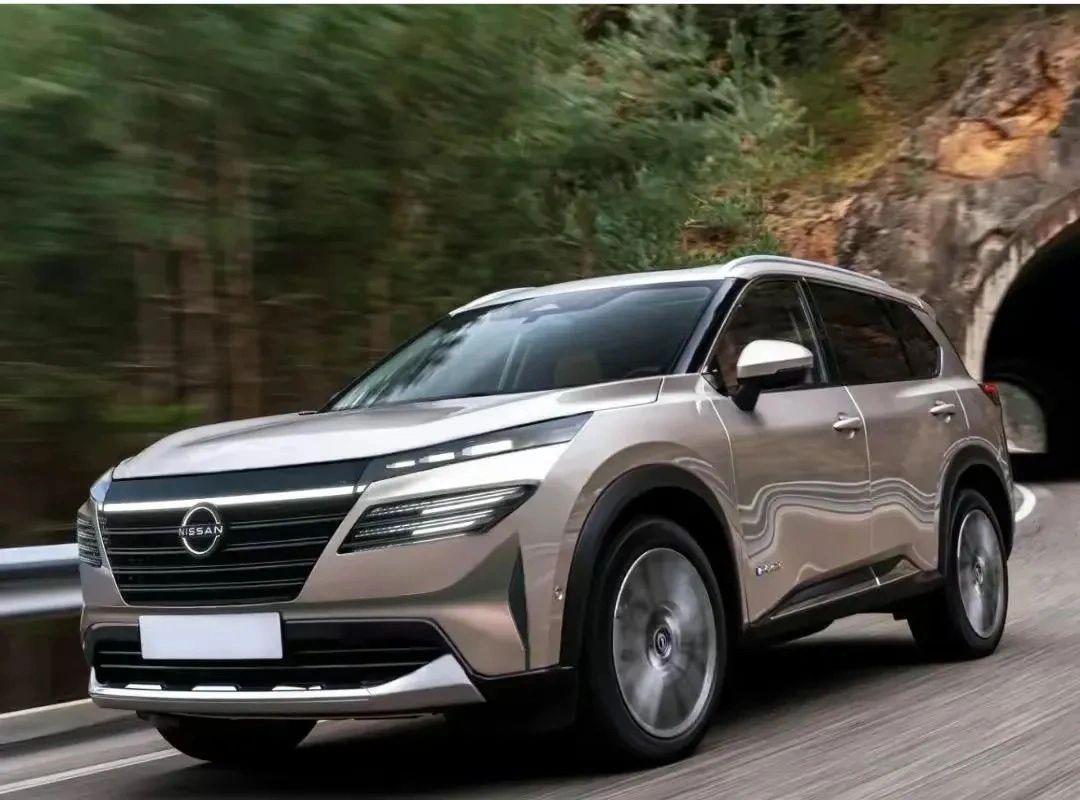 新款奇骏渲染图曝光，终于要换四缸发动机了。
新款奇骏渲染图曝光，终于要换四缸发动