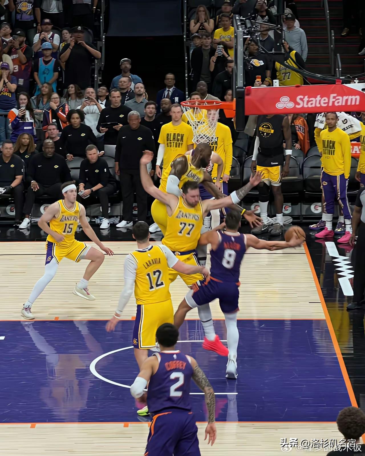 有一说一，不吹不黑。如果说（说的是如果）老詹这一下把东契奇撞的赛季报销了，那么赛