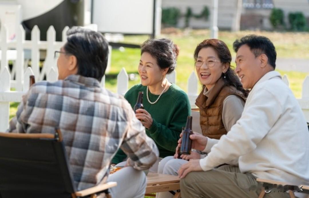 你的退休生活满意吗？
以下这10条，如果能占7条，
那你的退休生活简直不要太“安