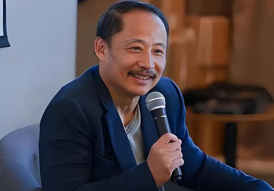 被冤枉30年的“渣男”，竟然是清白的！演员周野芒终于发声，澄清当年被前妻奚美娟冤