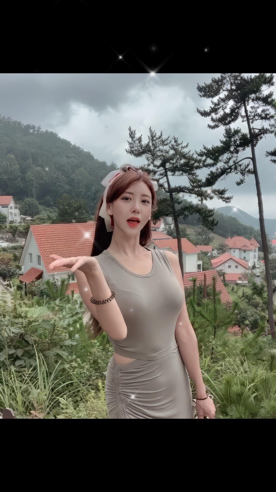 辣妹穿搭 吊带 穿搭 辣妹 甜系女孩