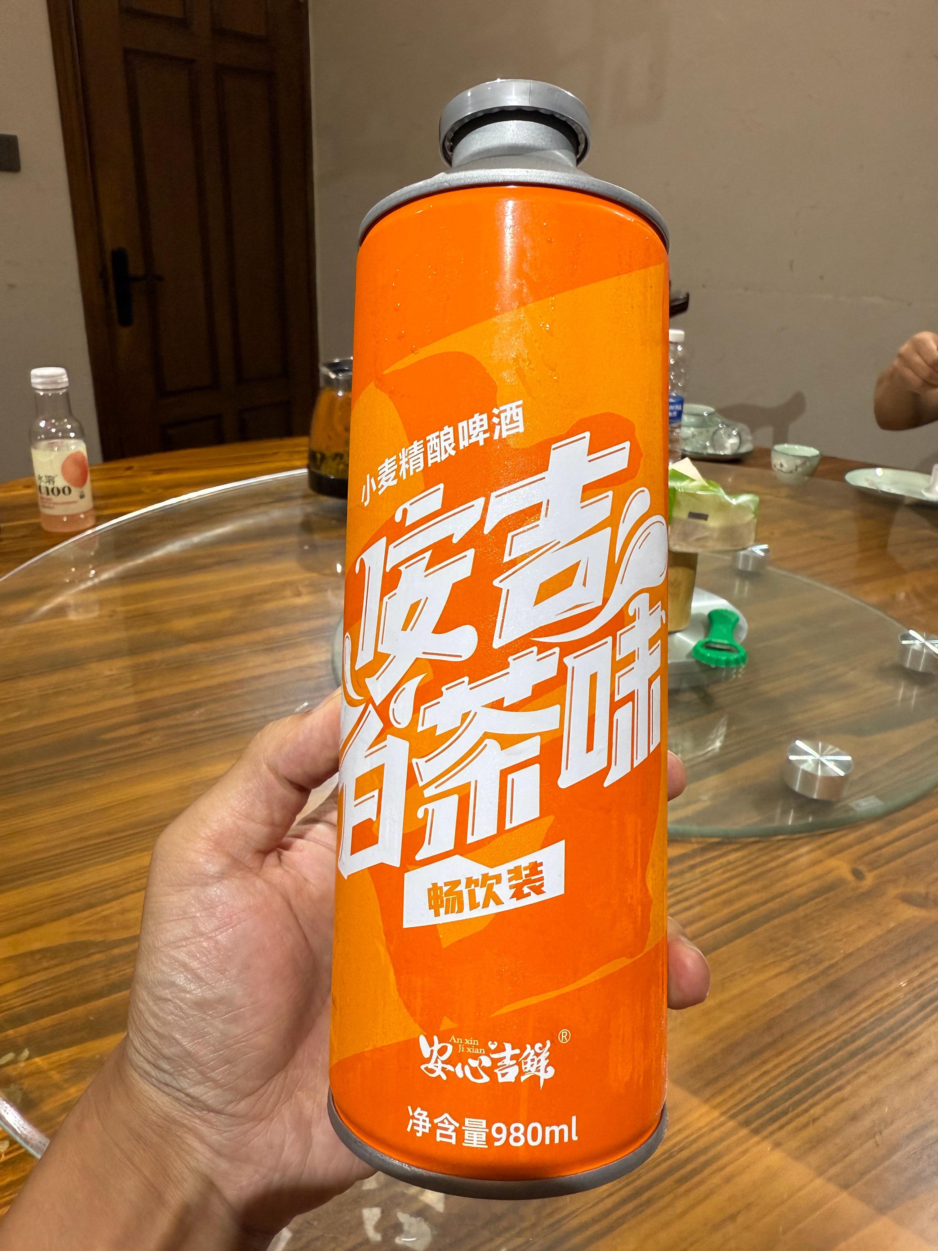 本以为自己喝遍了全品类的啤酒，没想到在安吉又被教育了，白茶精酿，我替大家先尝尝！