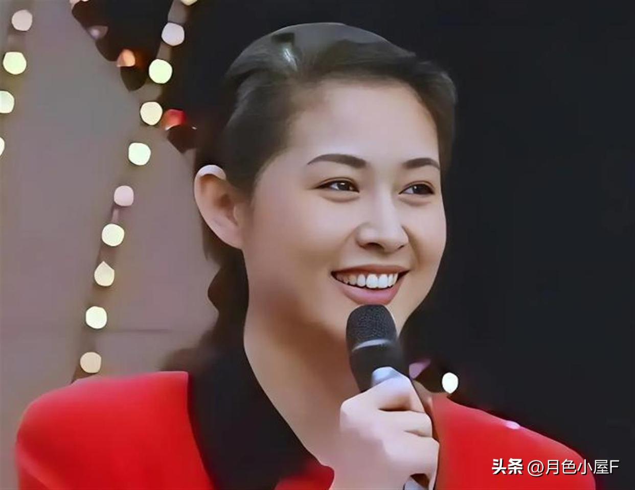 之前看同是央视主持人的刘纯燕直播里说自己退休金8900元，倪萍和她级别差不多，5