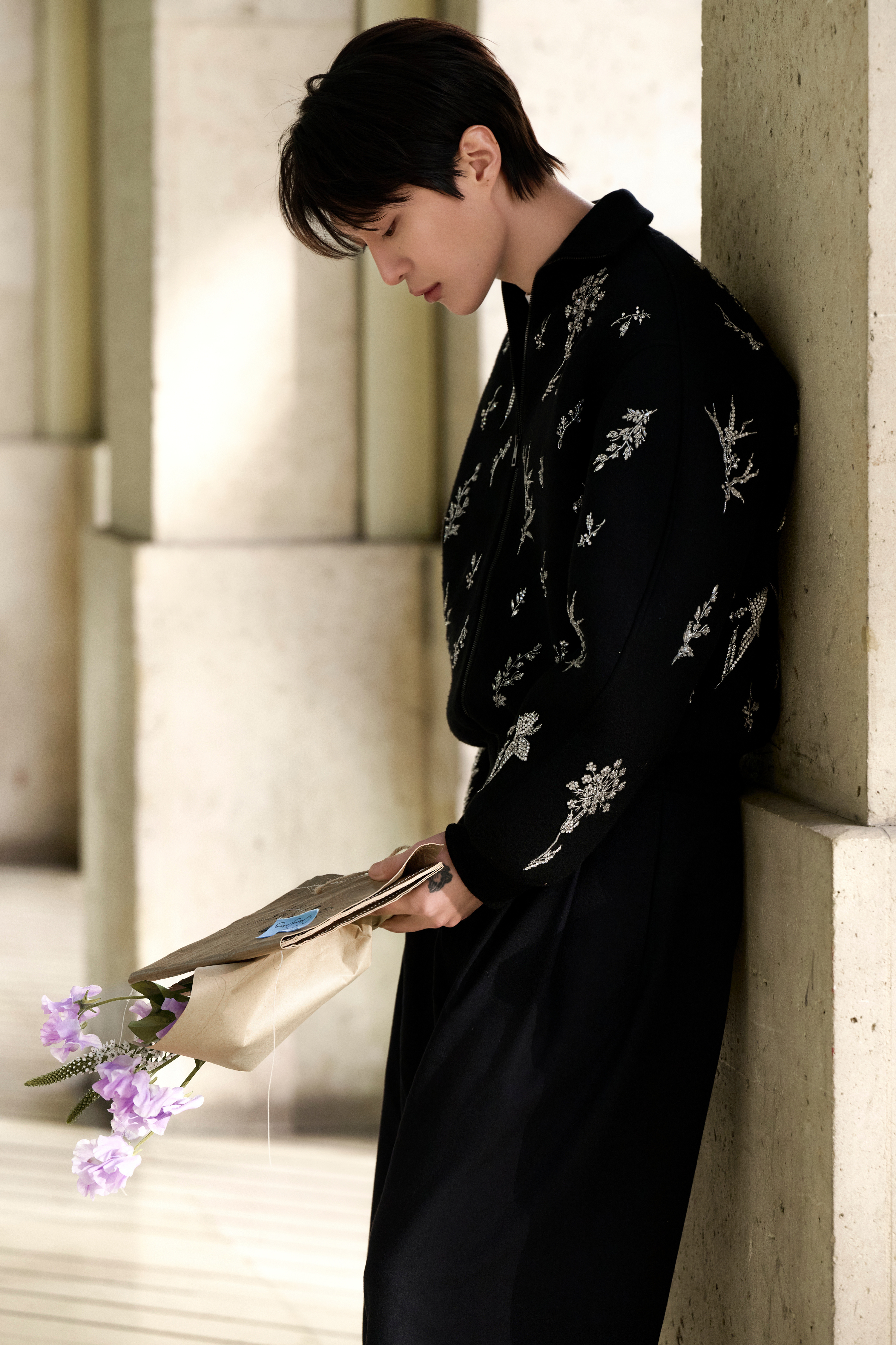 范丞丞  in  Givenchy  -  Paris Fashion Week