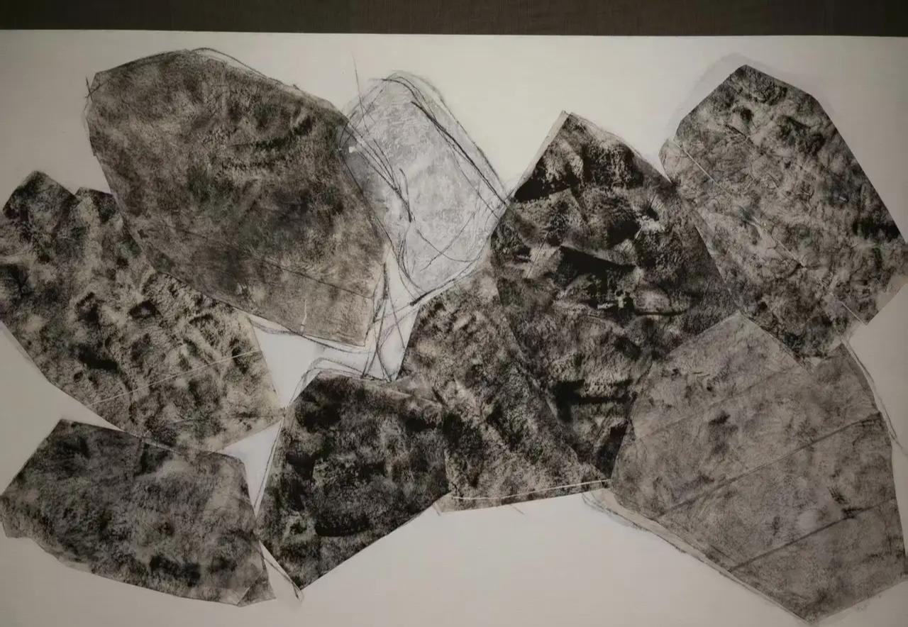 山东美术馆引热议，顾黎明抽象画展看不懂，抽象艺术门槛该怎么看
山东美术馆眼下正在