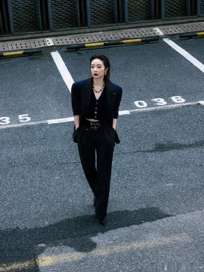 高叶自曝吃过耳屎 谁懂啊！高叶为了游戏拼尽全力，大胆自爆童年黑历史，紧接着王传君