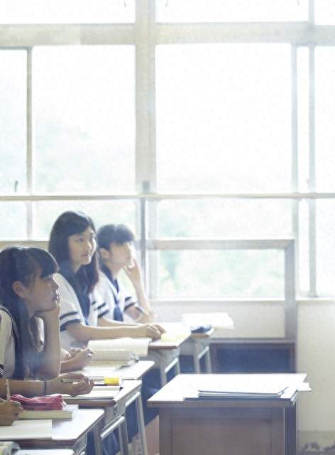 武汉一小学学生不订奶就后排罚站？区教育局回应
