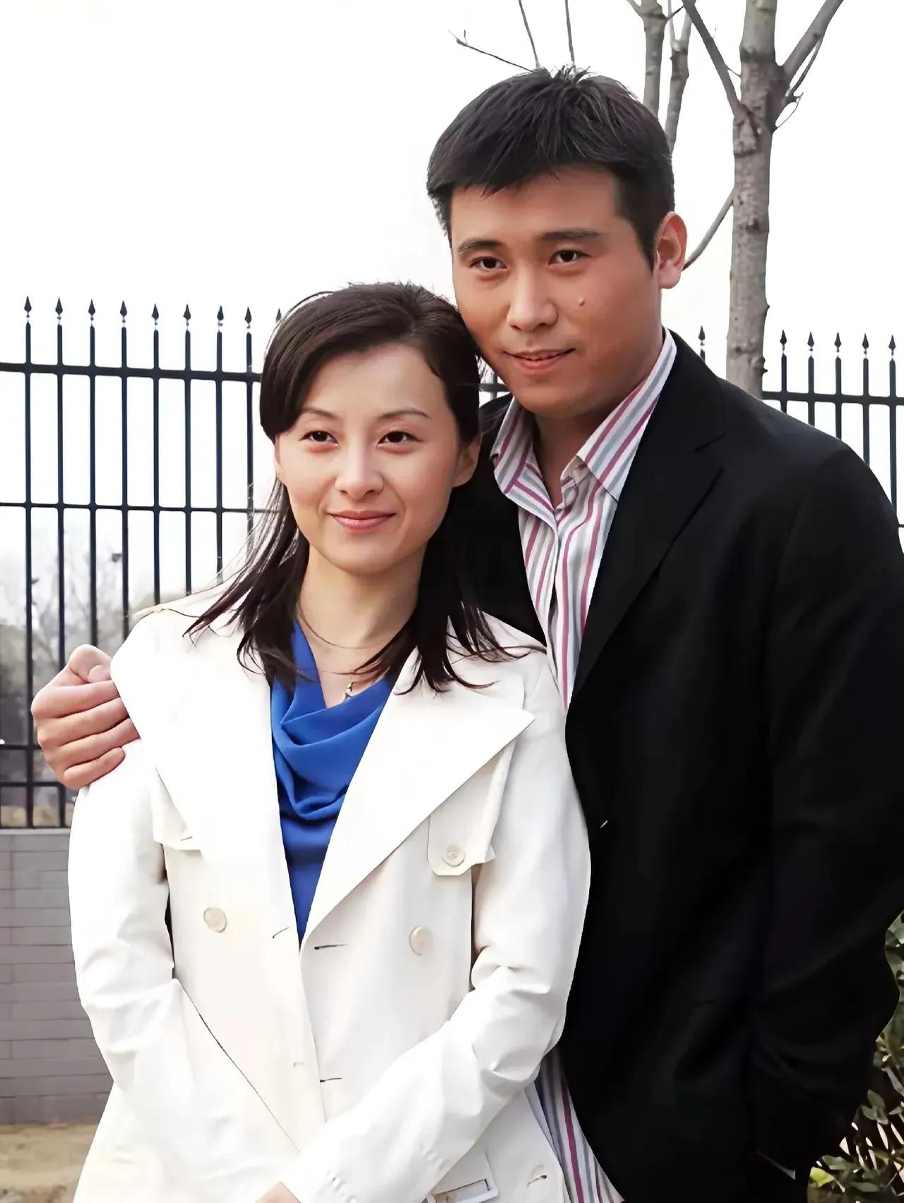 李乃文，演艺生涯漫长，很有女人缘，在学校里就有″妇女之友”的称号，女性朋友多，如