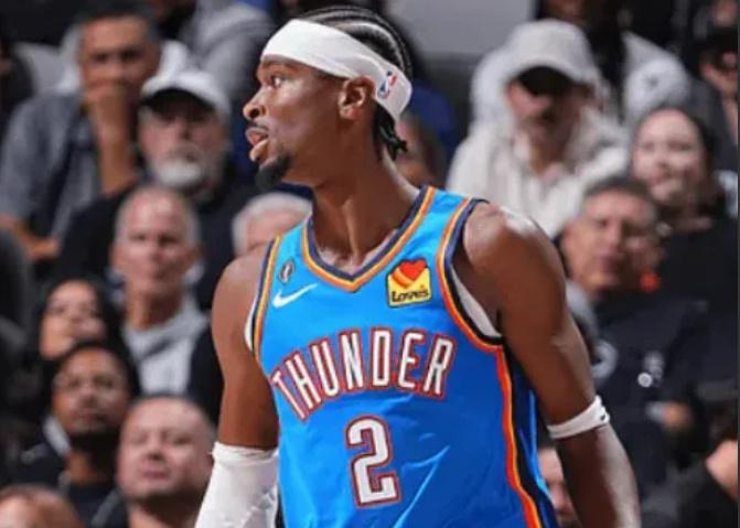 NBA 揭幕战雷霆对阵马刺的较量落下帷幕，雷霆以 116-104 稳稳拿下胜利，