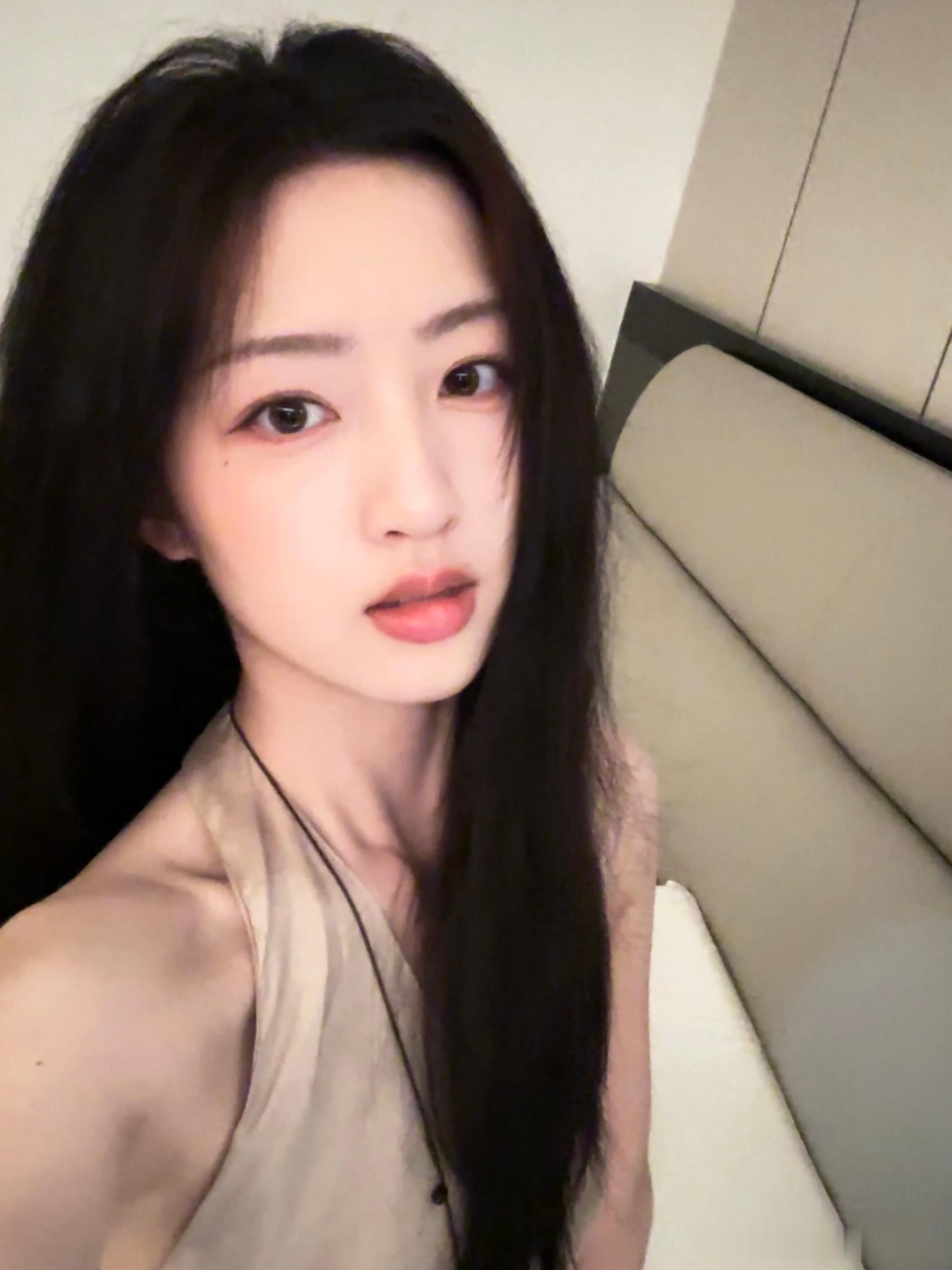 邓恩熙 🌷邓恩熙恰逢春 🌷邓恩熙杨善衡天空本是种风景，可是遇见你之后，它变成