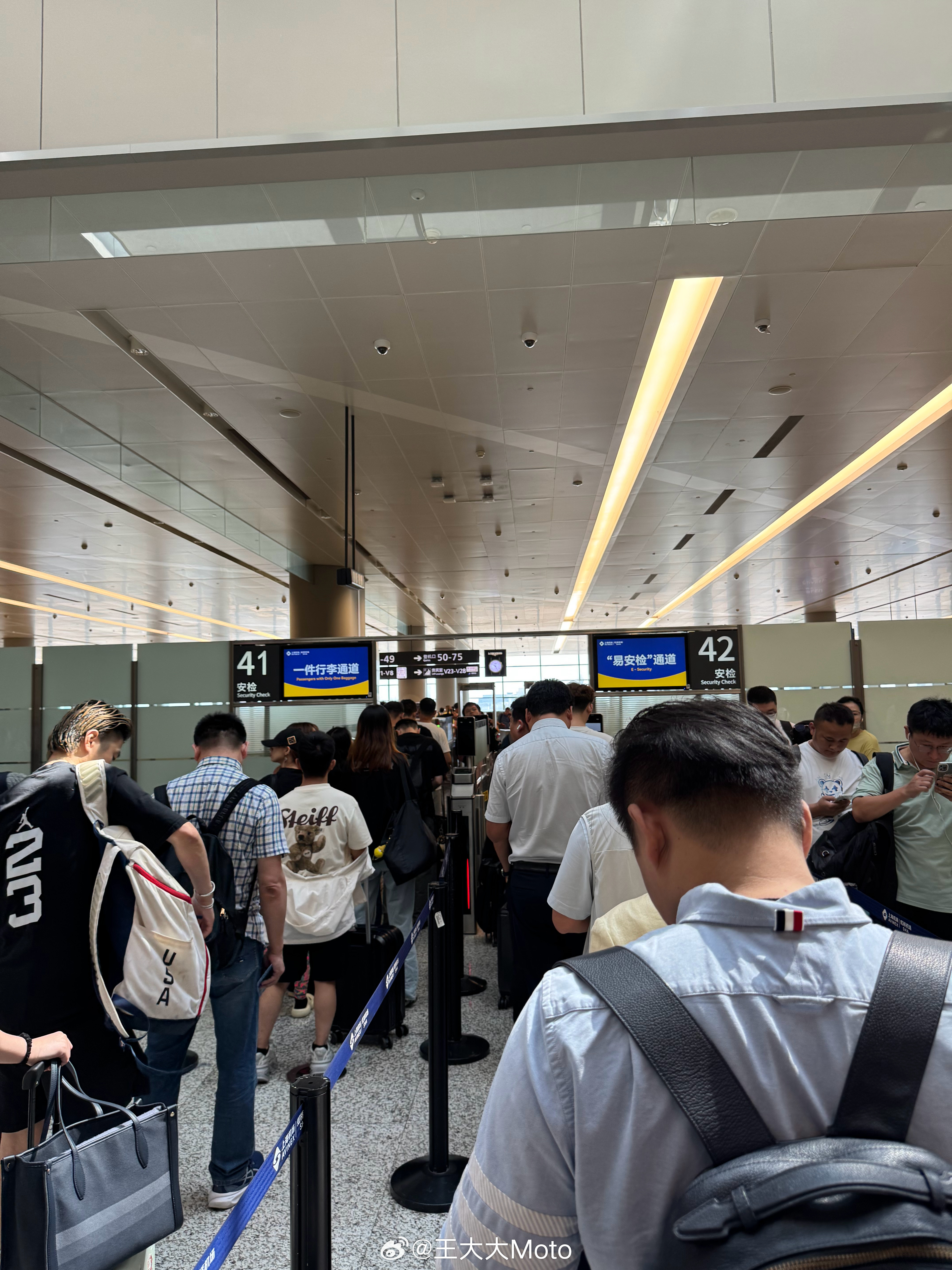一张图证明我来过这里咱就是说，上海的老北京羊蝎子好吃不？  ​​​