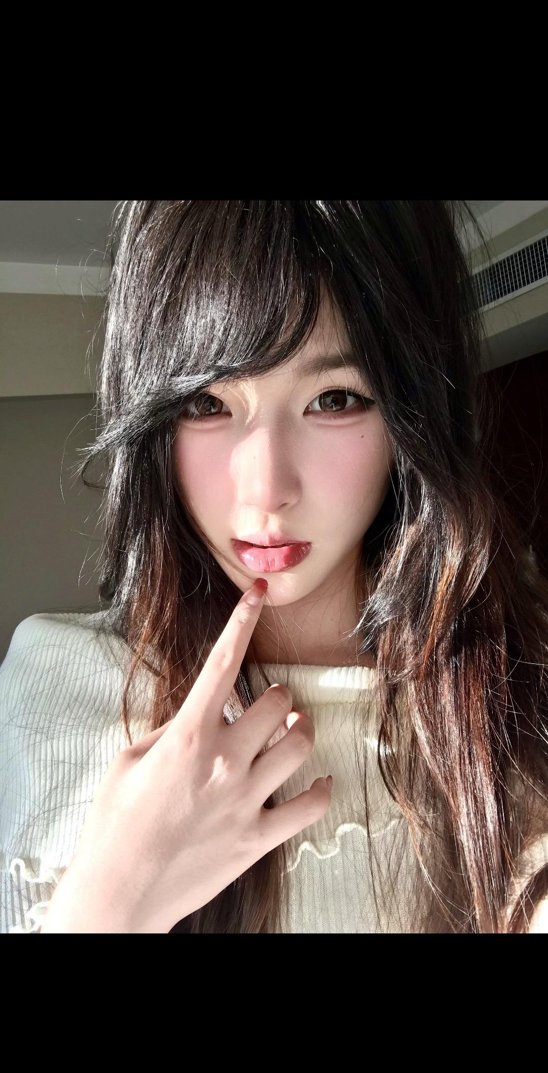 阳光照亮着你眼睛。回复