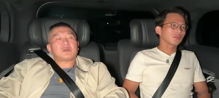 黄国昌如果想到大陆来看看，应该要做到几件事。

首先，承认自己是中国人，承认两岸