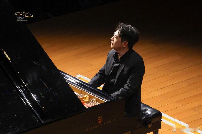 郎朗带着冬奥的雪来辽宁春晚啦18 年后再登奥运舞台的男人，回家乡春晚必须有排面！