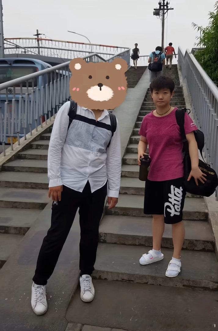 第一眼就觉得这个鞋好熟悉哈哈哈哈，原来哥也有一双差不多的王楚钦孙颖莎