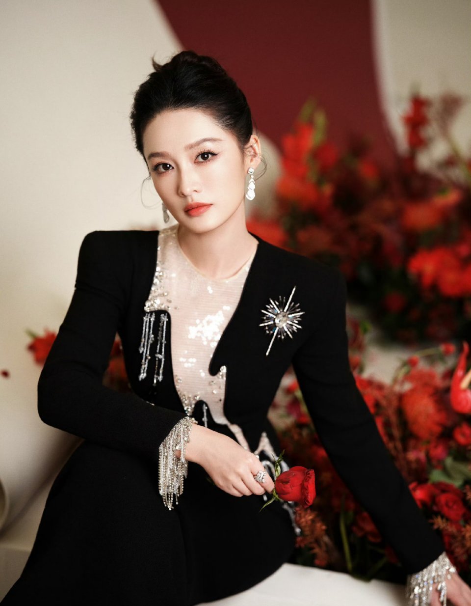 李沁vogue造型李沁vogue造型出图了李沁真的很美啊！！就是仙女！！！李沁[